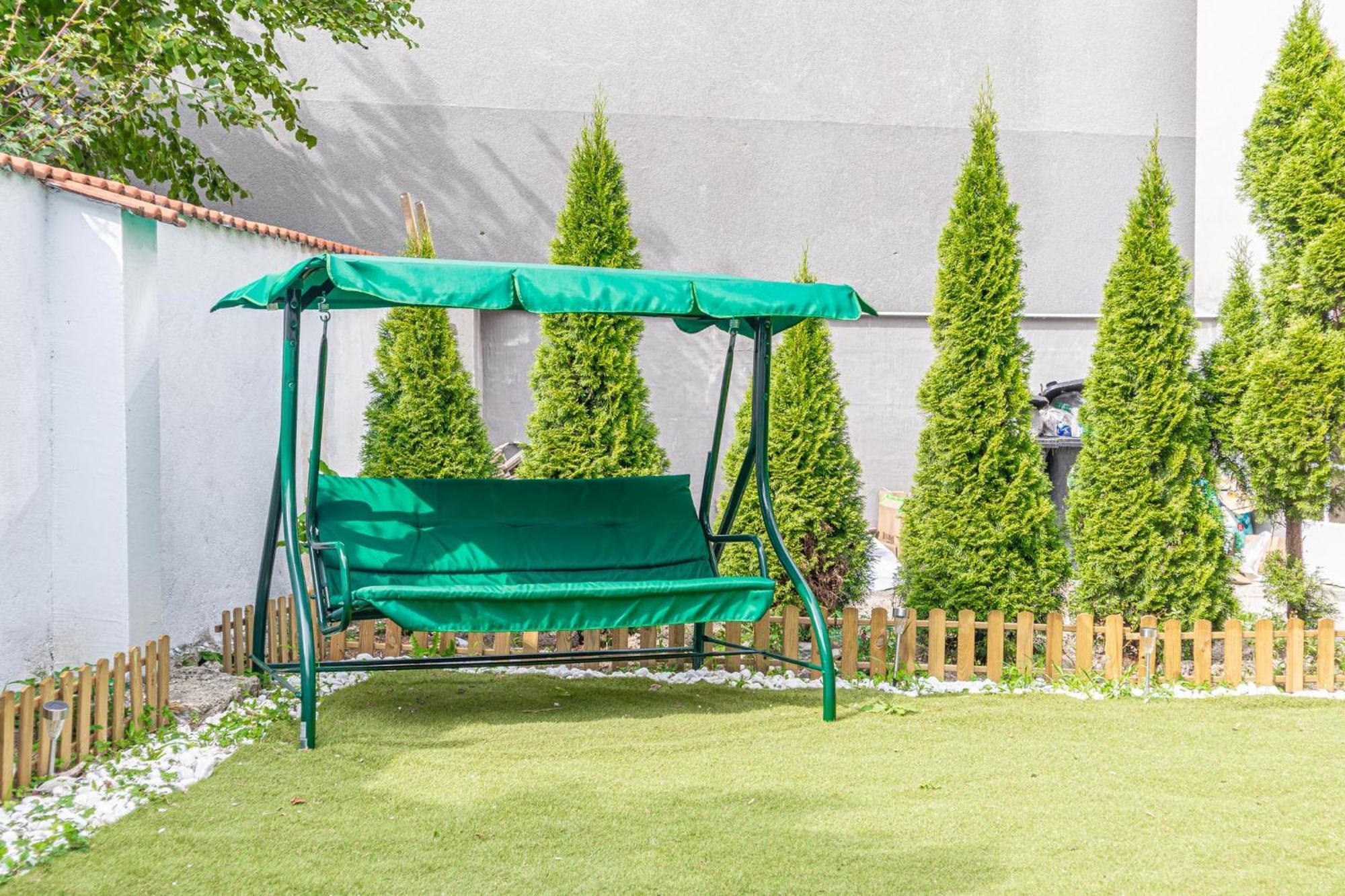 Comfortable Living: 1br W/ Private Garden Appartement