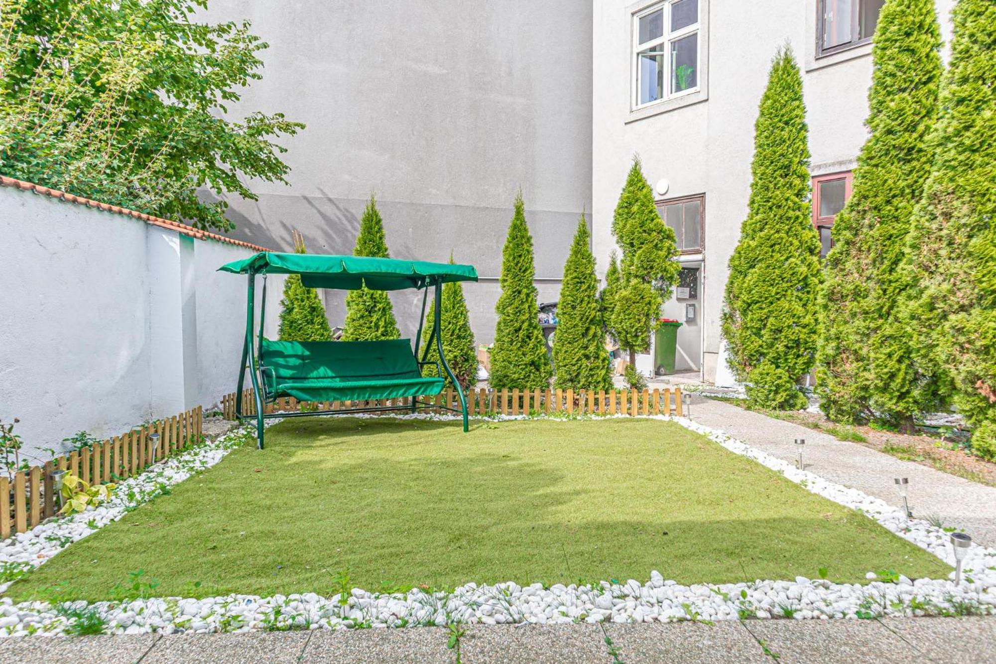 Appartement Comfortable Living: 1br W/ Private Garden *